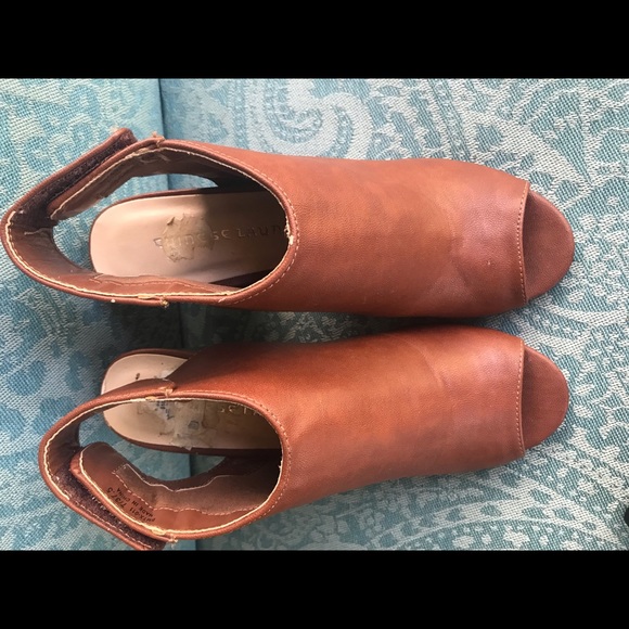 Chinese Laundry Open Toe Stacked Heel Sandal - Picture 6 of 8